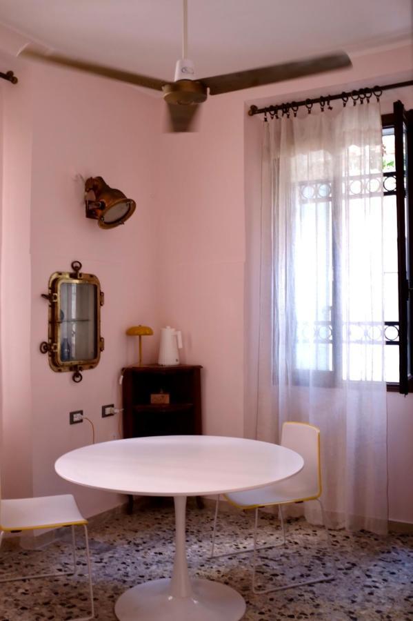 Venetian Pink Apartment In Dorsoduro Exterior photo